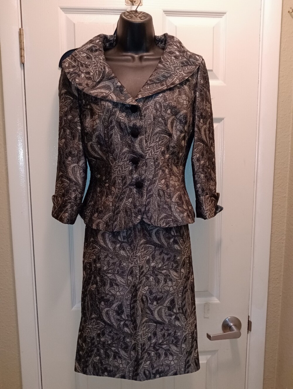 Maggy London Metallic Paisley Skirt Set in Silver Gray and Black Size 6